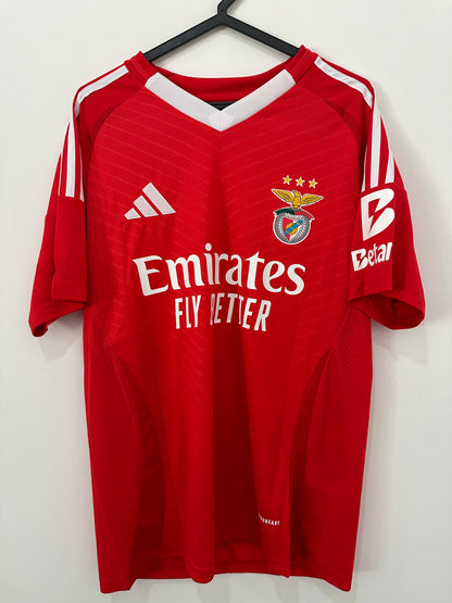 Camisola Principal SL Benfica 24/25 KÖKCÜ